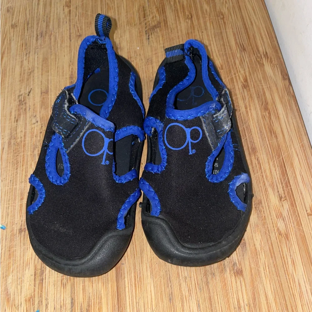 Set of 3 kids water shoes